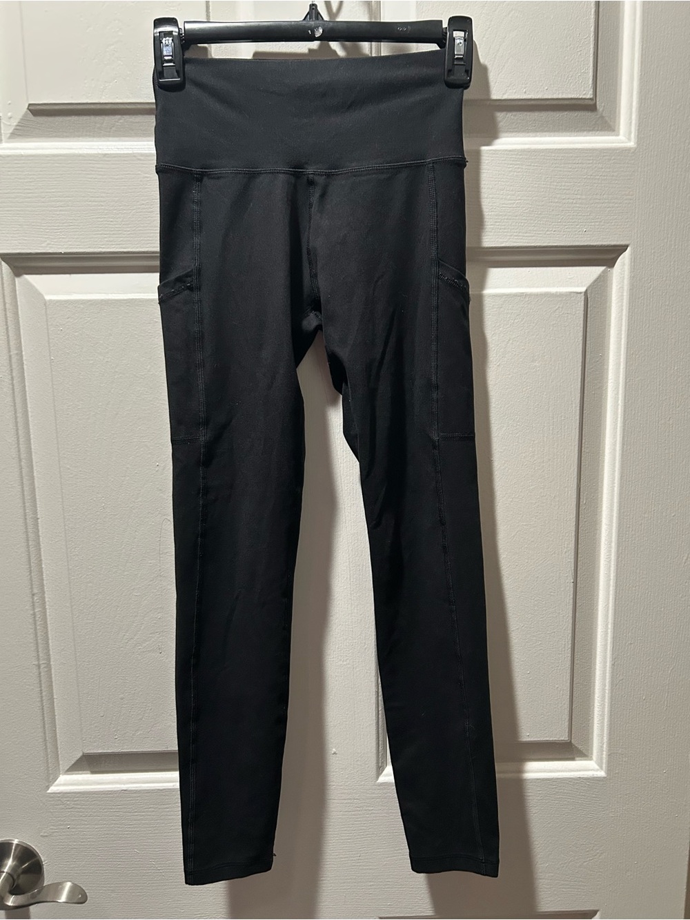 OFFLINE By Aerie The Hugger High Waisted Pocket Legging in True Black Size Small
